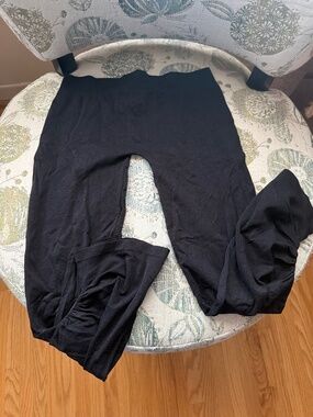 Le Chateau cropped black tights - size L/XL
